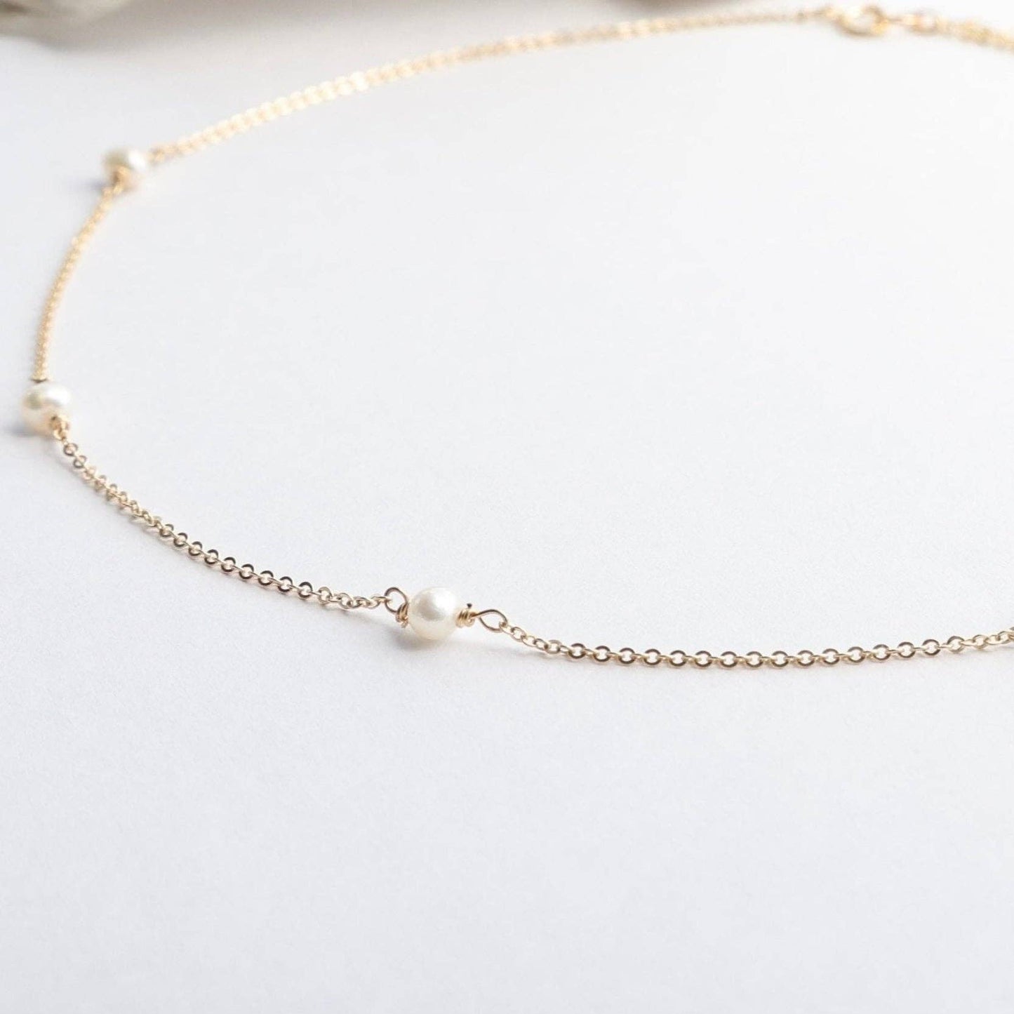 Surfer Five Dainty Pearl Choker: 18"
