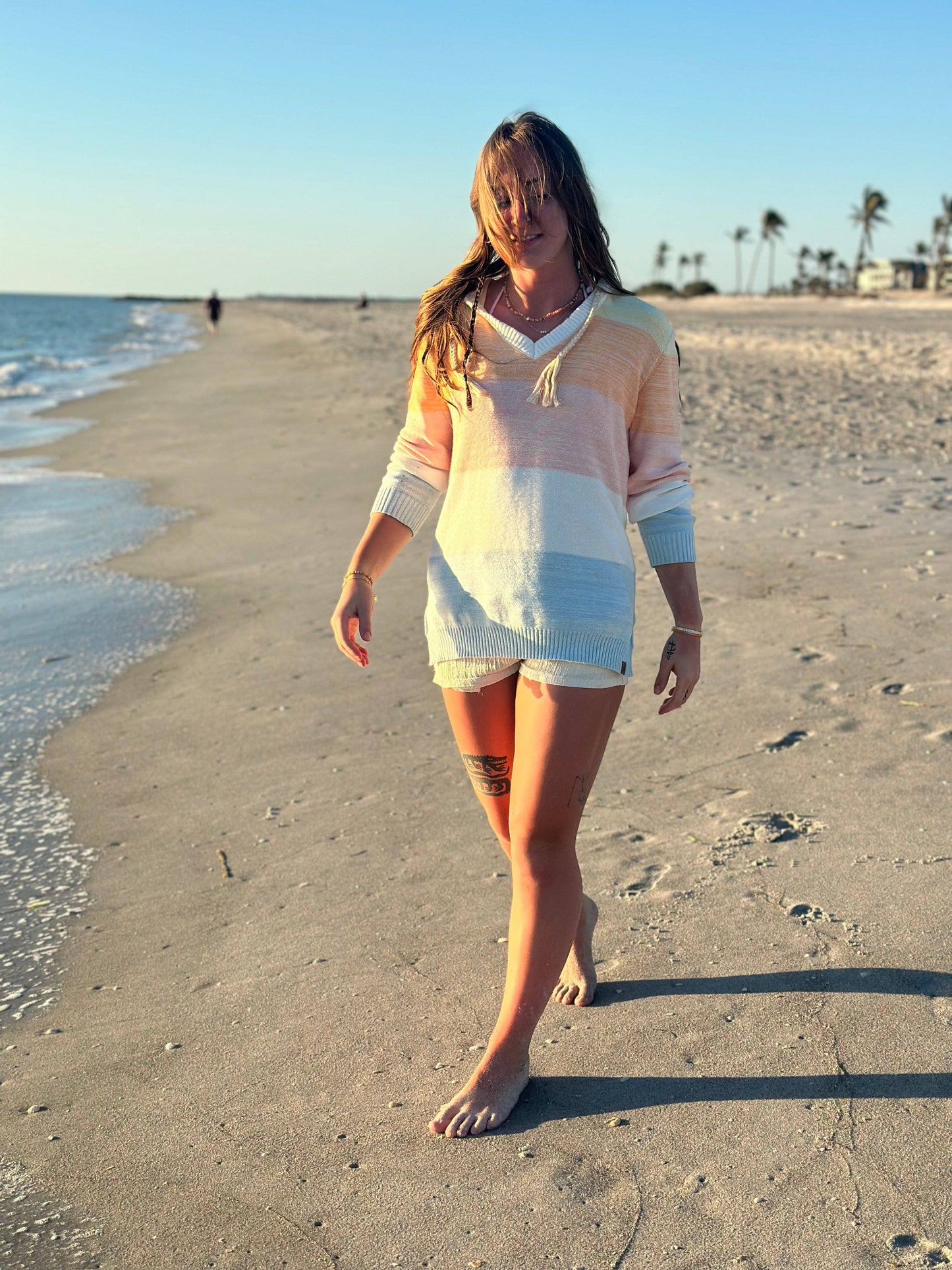 Classic Coastal Hooded Beach Sweater: Medium