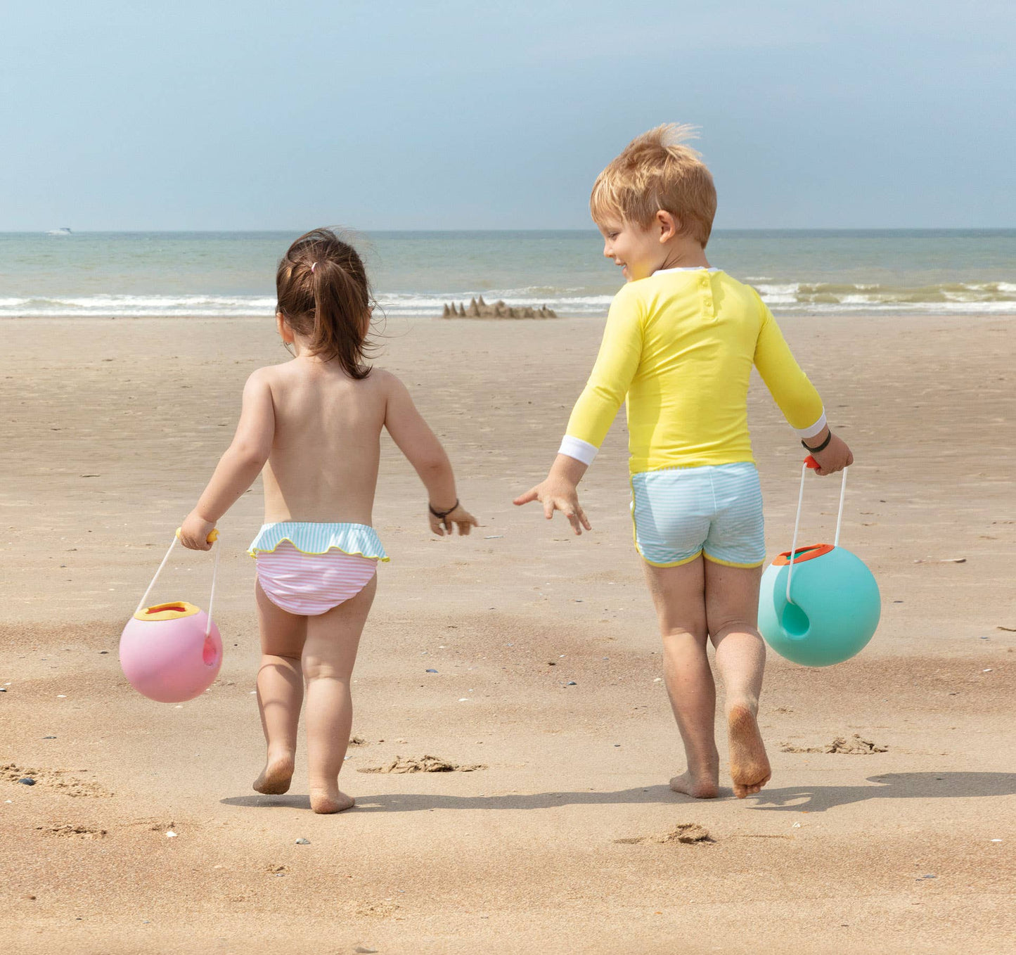 Quut Mini Ballo - Kids smart, modern design no spill bucket: Banana Blue