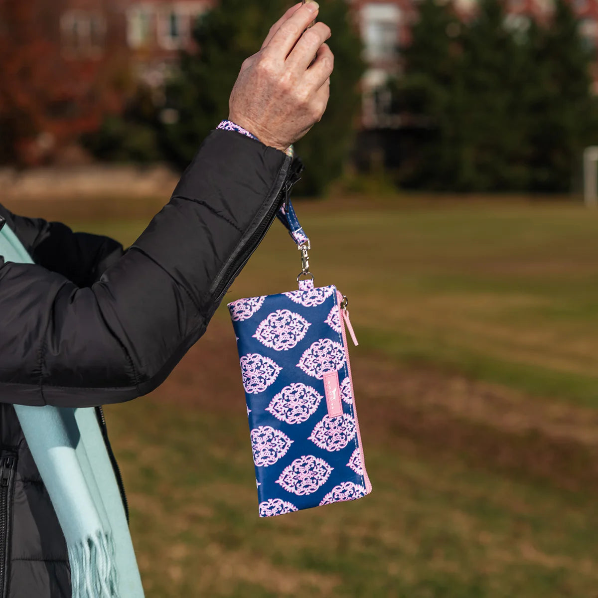 Kate Wristlet - Summer Friyay