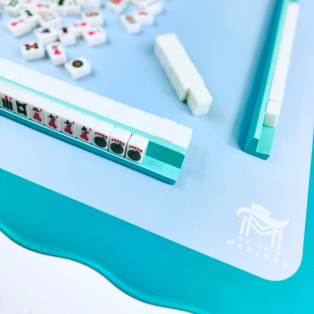MINI MAHJONG MAT  |  Color Wave  |  21" x 21": Blue Center- Green Scallop